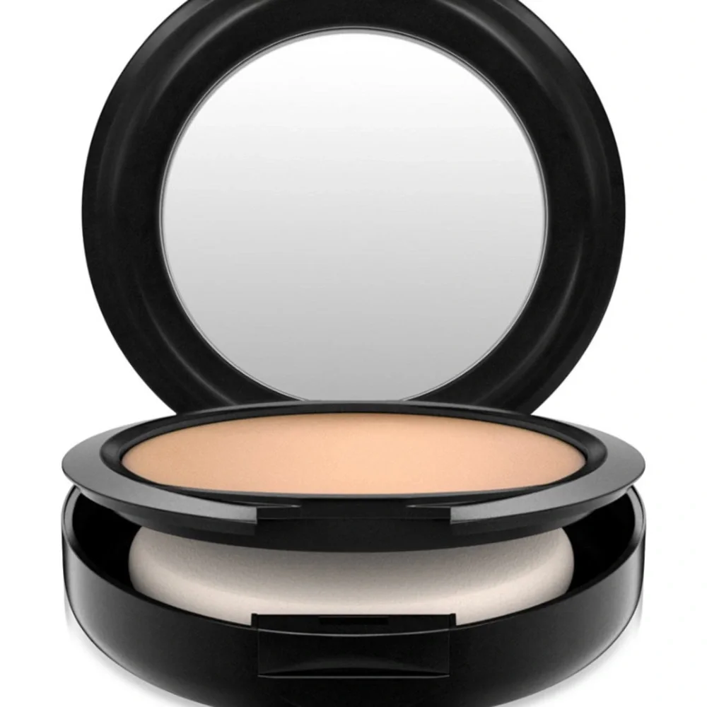 M·A·C Studio Fix Powder Plus Foundation, powder/foundation, 24-hr shade: NW18